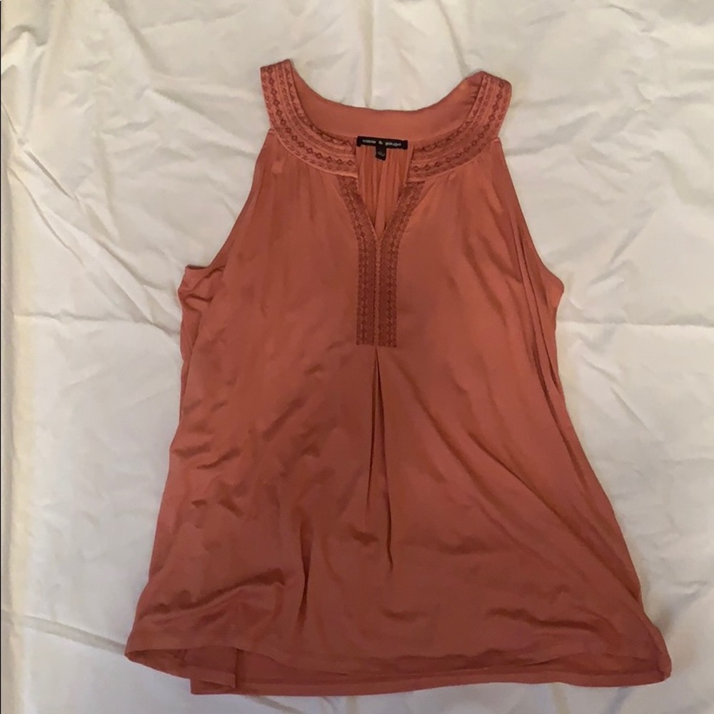 Sleeveless shirt